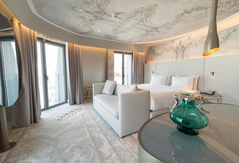 Suite interior